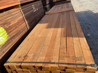 Ca. 102x Guyana Teak Planken Fijnbezaagd, 31x80mm, lengte 430cm